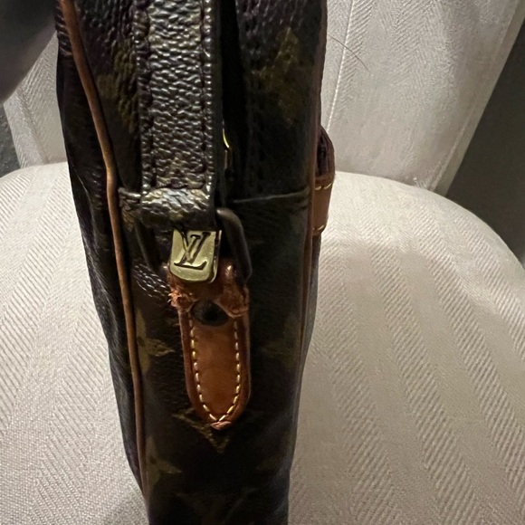 AUTHENTIC LOUIS VUITTON CROSSBODY BAG - Picture 6 of 15